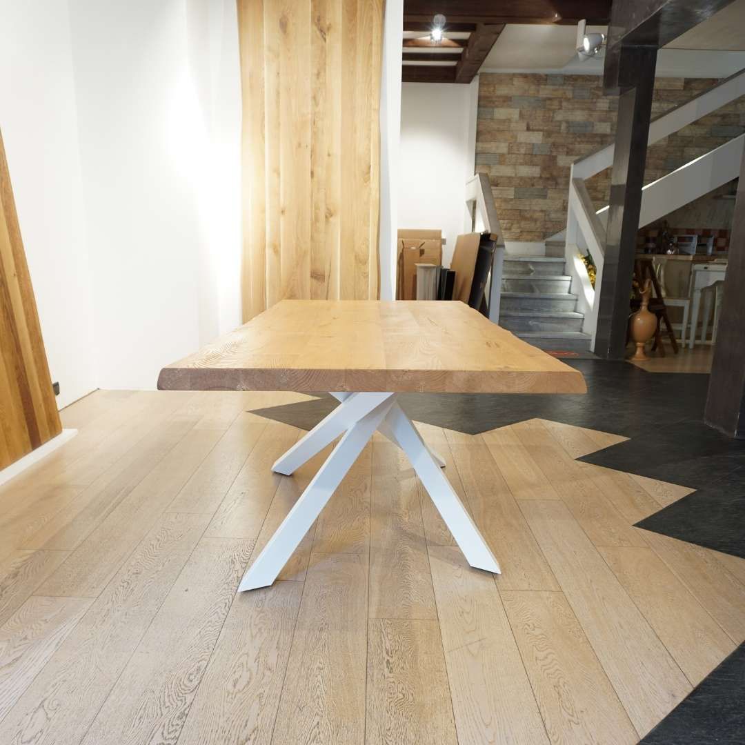 Tavolo in legno rustico - gambe ferro sagomato - MR Magazzino - Santa  Vittoria d'Alba (CN)