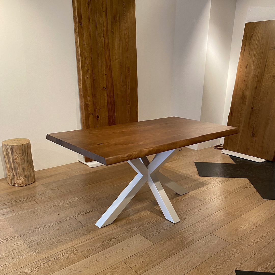 Tavolo in legno massello di castagno. Impero  Falegnameria900 - Mobili in  legno su misura